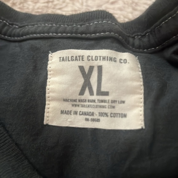 super soft, cute, tight and tiny😝 fits like a small not made for the chesty - Picture 4 of 4